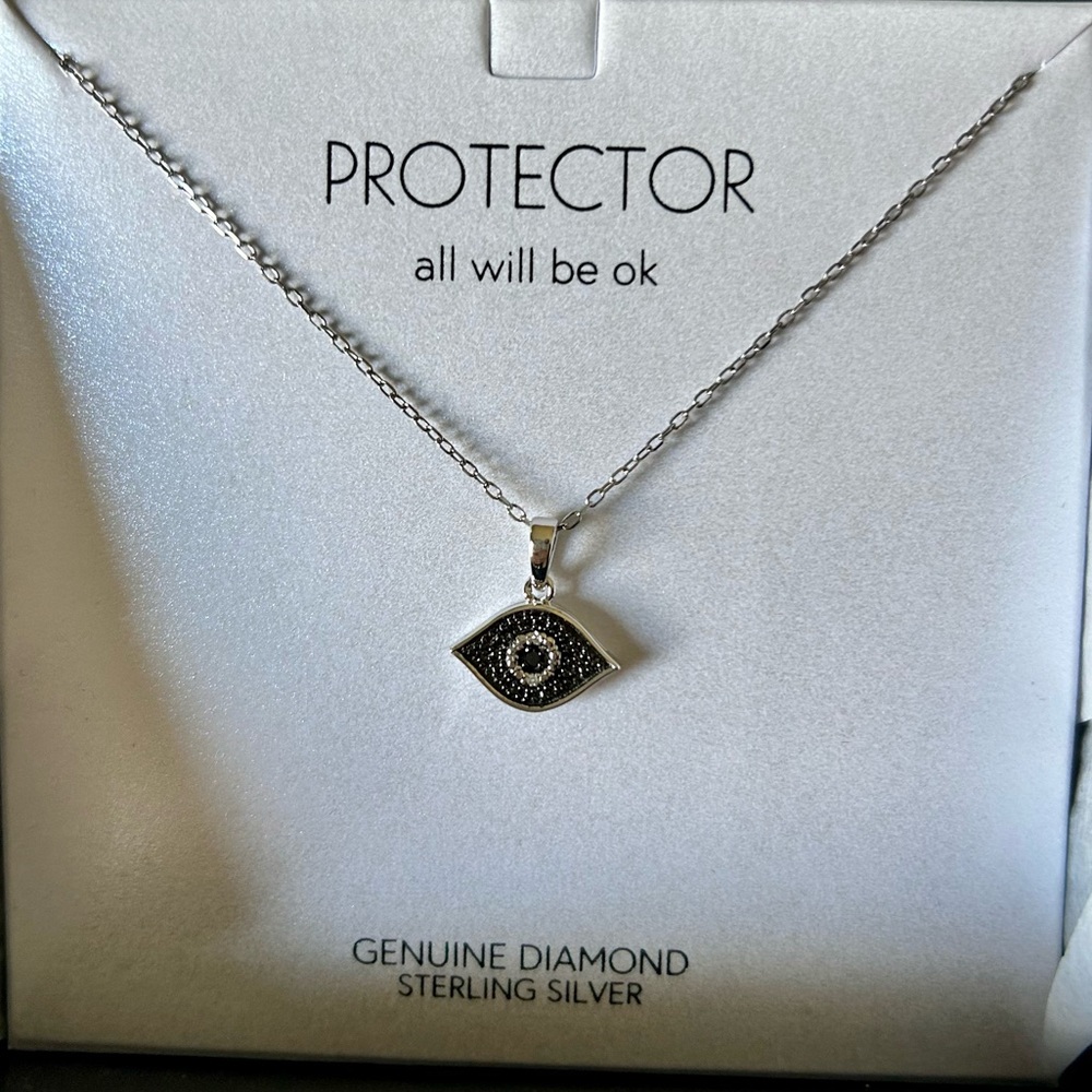 R.H Macy&Co fine jewelry Genuine Diamond Sterling Silver Eye Pendant Necklace